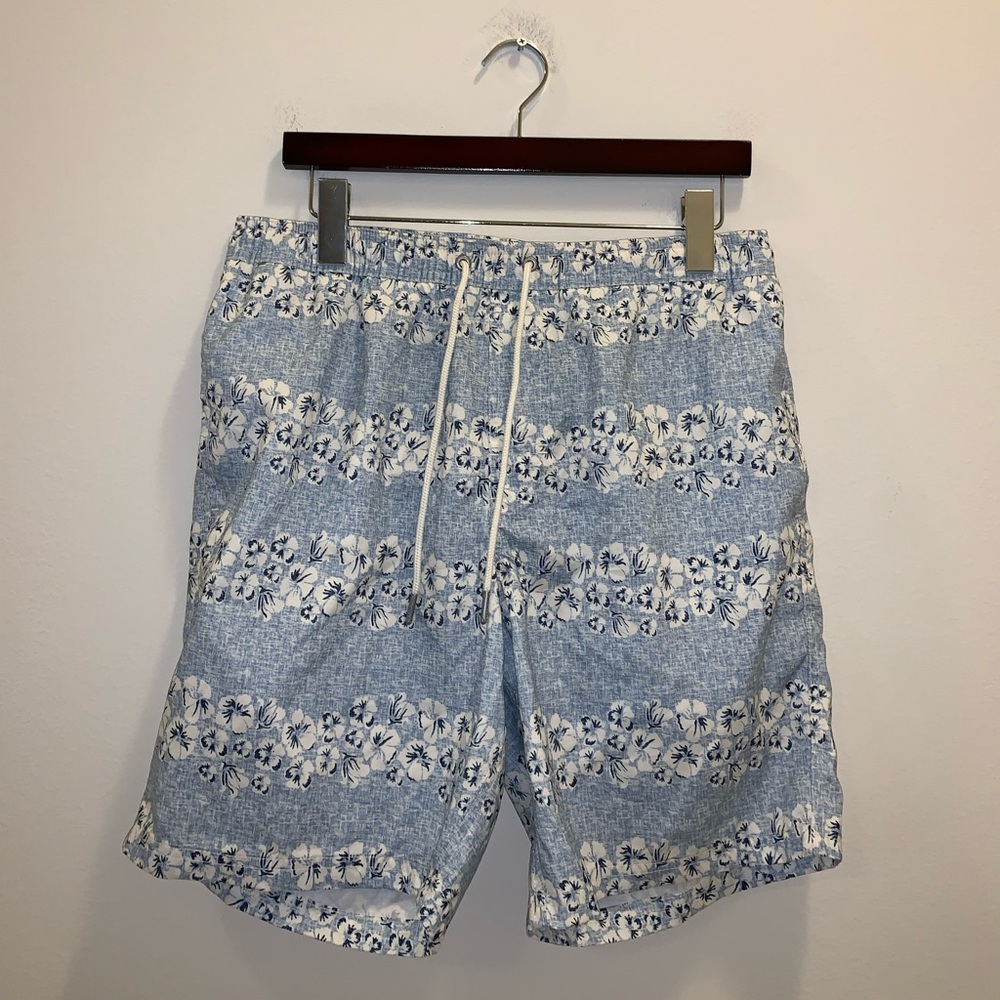 Tommy Hilfiger Blue & White Tropical Swimtrunks size M - Picture 2 of 10